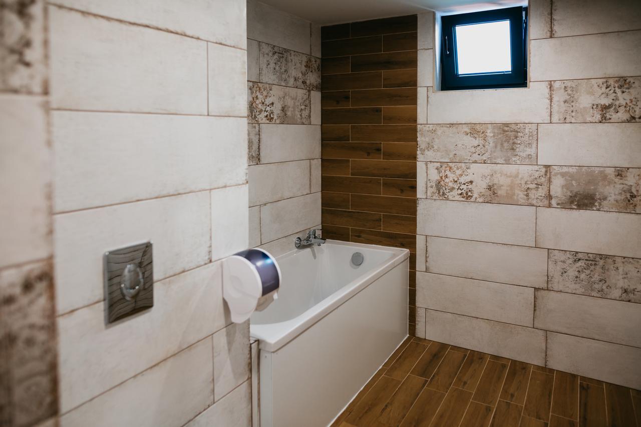 Hotel Leva - Vratsa ภายนอก รูปภาพ