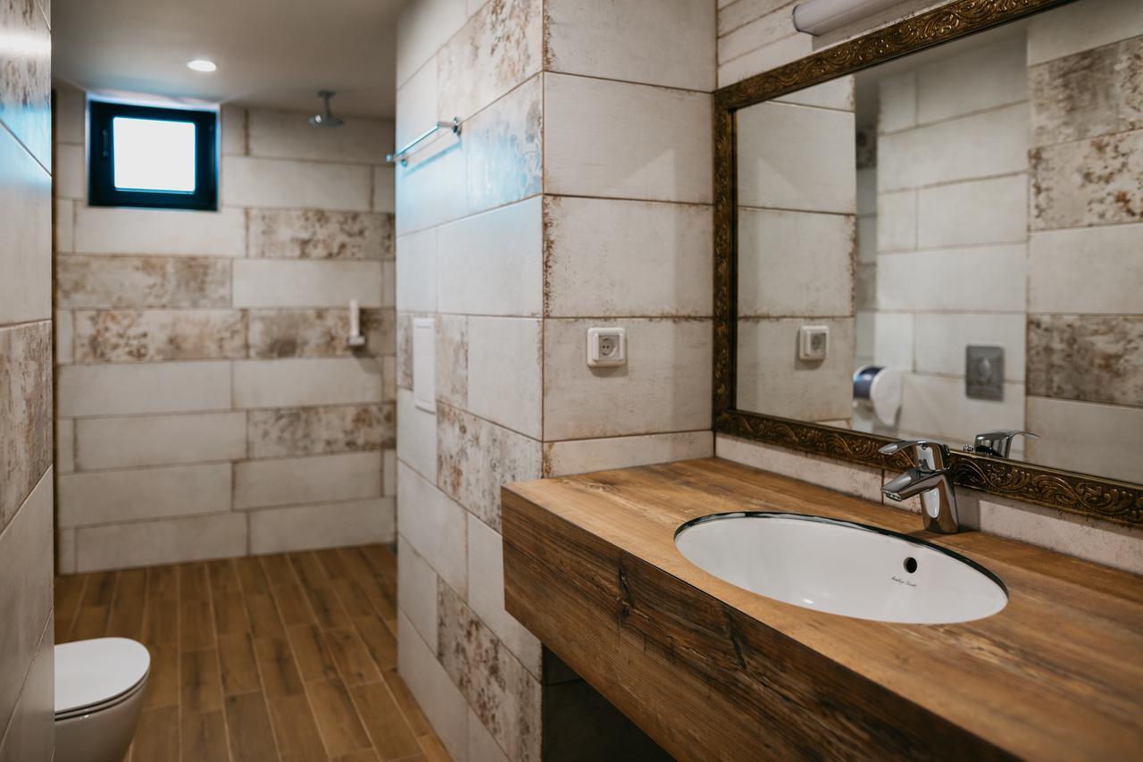 Hotel Leva - Vratsa ภายนอก รูปภาพ