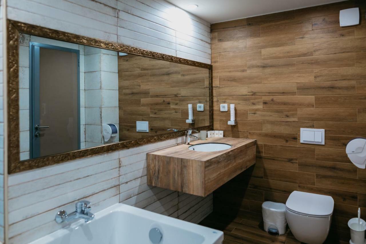 Hotel Leva - Vratsa ภายนอก รูปภาพ